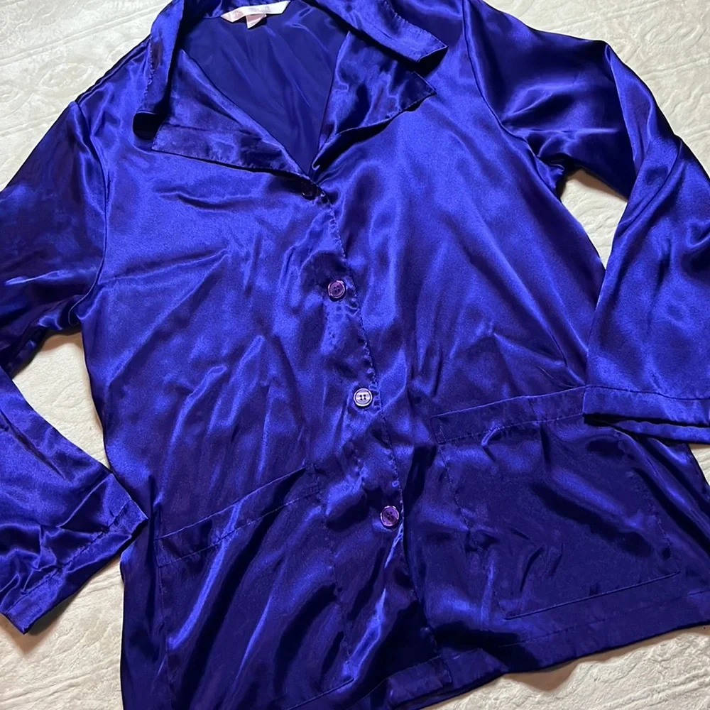 Victoria’s Secret pajama top‎